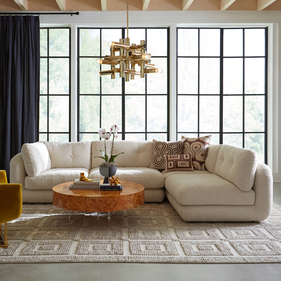 Pompidou_Modular_Sectional_V1_Building_the_Sofa_Fall23_01_bd1c0ca3-0c61-470d-8f49-400d6aef5dcc_x900.jpg